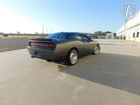 Used 2012 Dodge Challenger R/T RWD image 16
