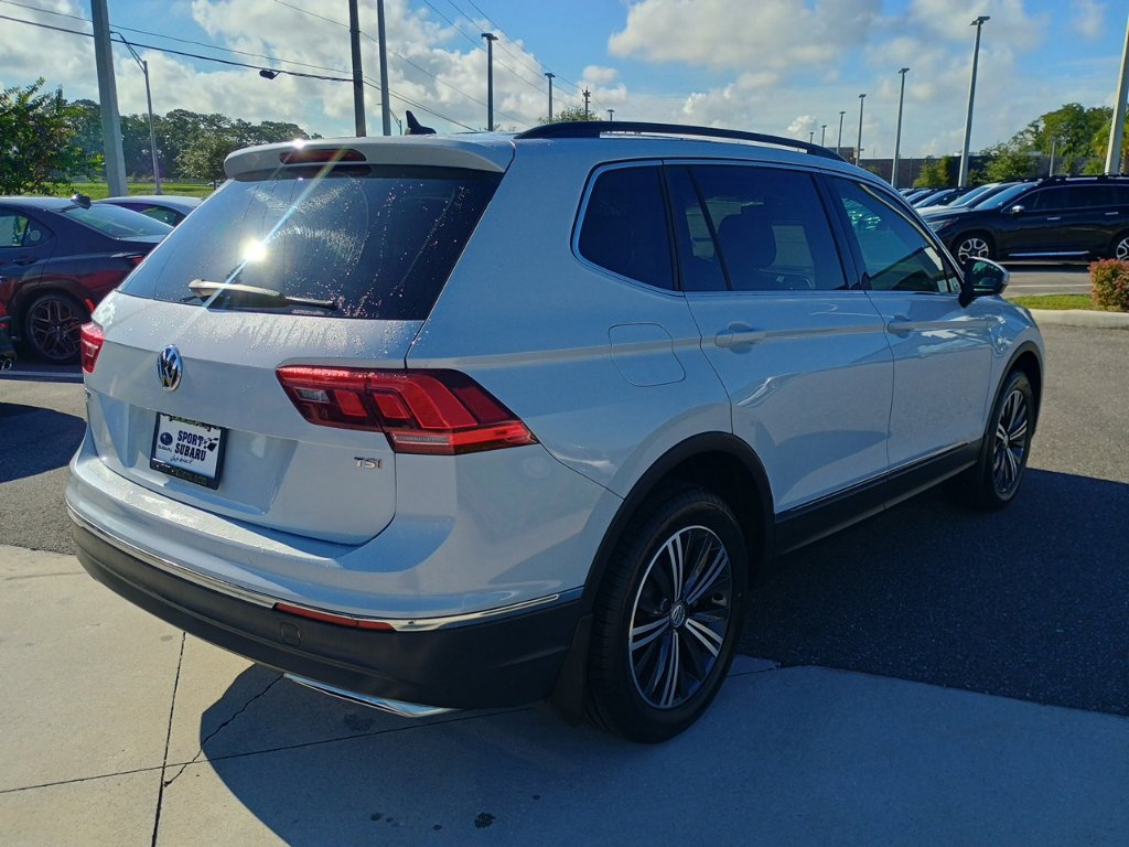 Used 2018 Volkswagen Tiguan SE w/ 18" Alloy Wheels Package FWD image 5