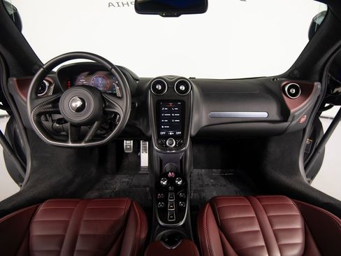 New 2025 McLaren GTS image 26