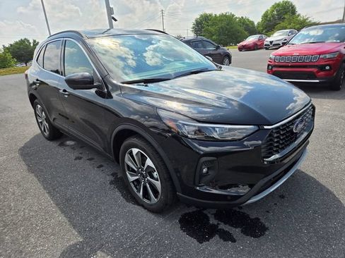 Used 2024 Ford Escape Platinum w/ Premium Technology Package AWD/4WD image 19