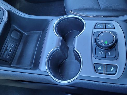 Used 2022 GMC Terrain AT4 w/ Infotainment Package II image 18