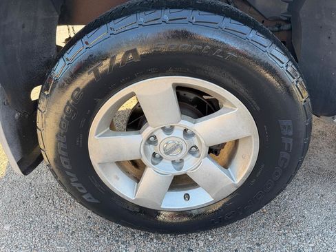 Used 2004 Nissan Titan SE AWD/4WD image 8