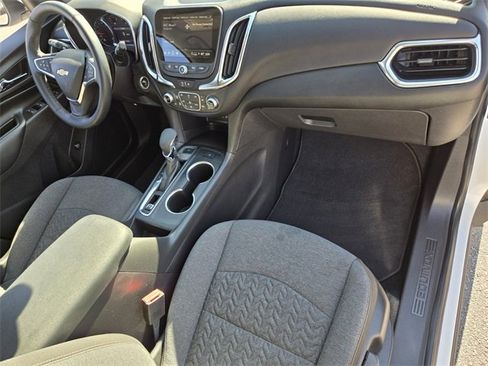 Used 2024 Chevrolet Equinox LT image 18