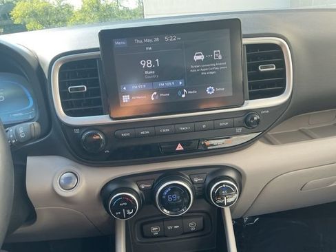 Certified 2024 Hyundai Venue SEL FWD image 23