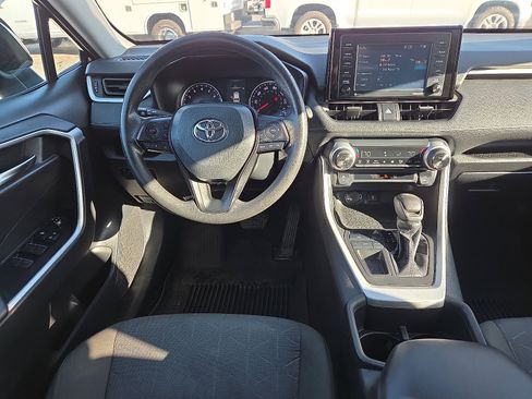 Used 2022 Toyota RAV4 XLE image 8