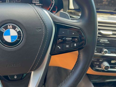 Used 2021 BMW 530i xDrive w/ Premium Package image 24