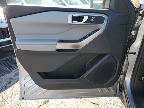 Certified 2022 Ford Explorer XLT w/ Equipment Group 202A image 15