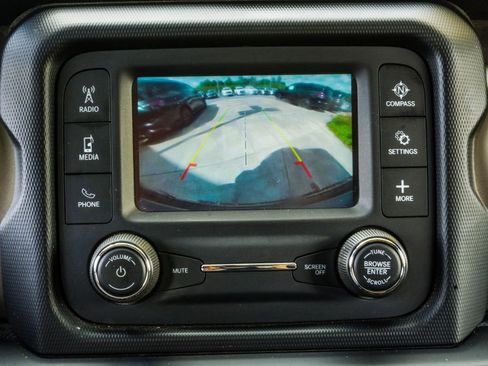 Used 2018 Jeep Wrangler Unlimited Sport S AWD/4WD image 27