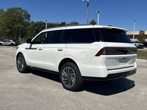 New 2026 Lincoln Navigator Reserve image 8