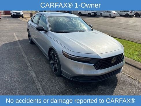 Used 2025 Honda Accord Sport image 2