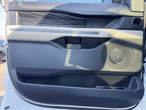 Used 2020 Ford Expedition Platinum image 23