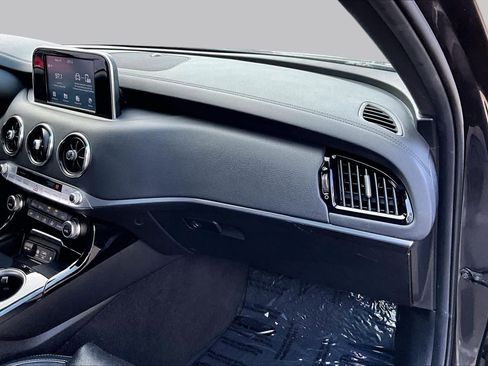 Used 2020 Kia Stinger GT-Line RWD image 18