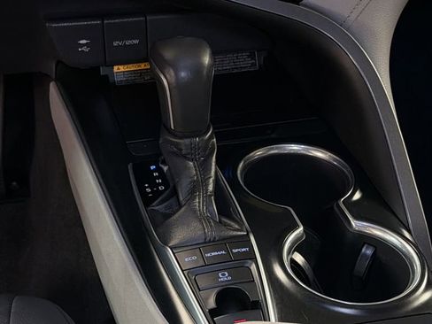 Used 2018 Toyota Camry XLE image 20