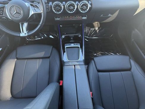 Used 2025 Mercedes-Benz GLA 250 image 6