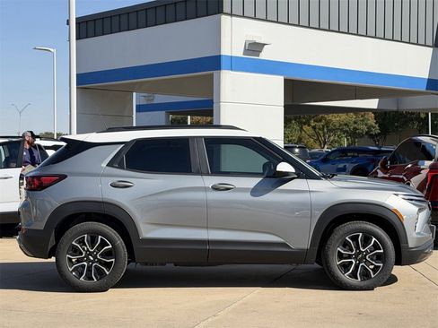 New 2026 Chevrolet TrailBlazer ACTIV w/ Convenience Package image 3