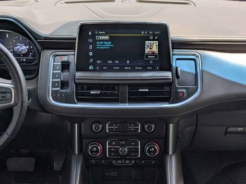 Used 2024 Chevrolet Tahoe Z71 w/ Luxury Package AWD/4WD image 18