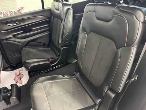 Used 2023 Jeep Grand Cherokee L Laredo image 40