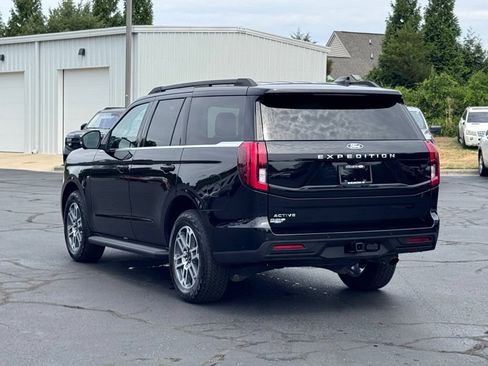 Used 2025 Ford Expedition Active AWD/4WD image 18