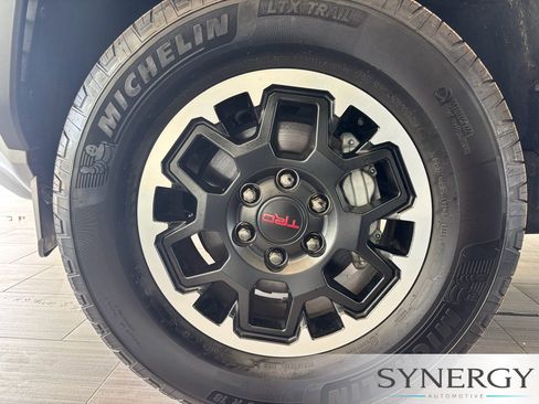 Used 2025 Toyota 4Runner TRD Off-Road AWD/4WD image 8