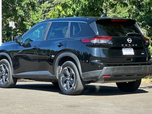 Used 2025 Nissan Rogue SV AWD/4WD image 6