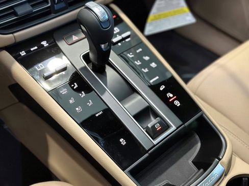 New 2026 Porsche Macan image 26