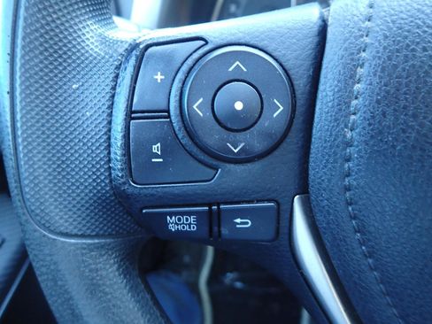 Used 2013 Toyota RAV4 XLE AWD/4WD image 16