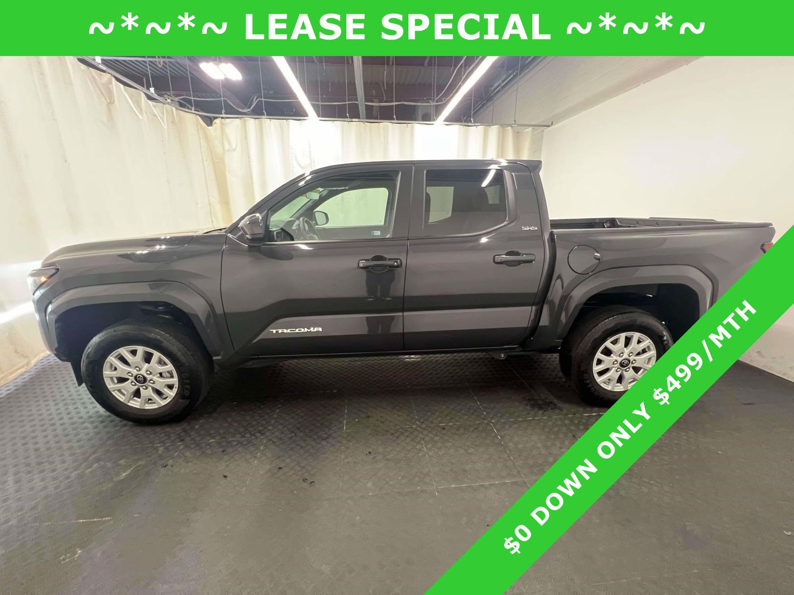 Used 2025 Toyota Tacoma SR5 AWD/4WD image 9