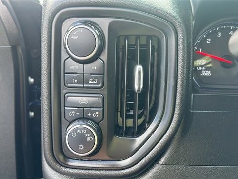 Used 2021 Chevrolet Silverado 1500 Custom image 13