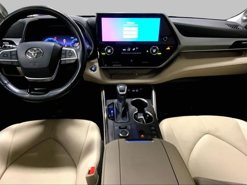 Used 2023 Toyota Highlander Platinum AWD/4WD image 16