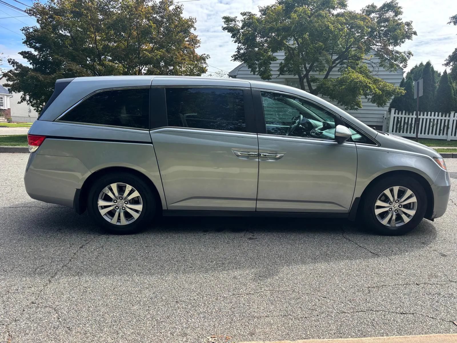 Used 2016 Honda Odyssey SE image 8