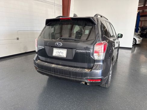 Used 2018 Subaru Forester 2.5i Premium w/ All-Weather Package image 4