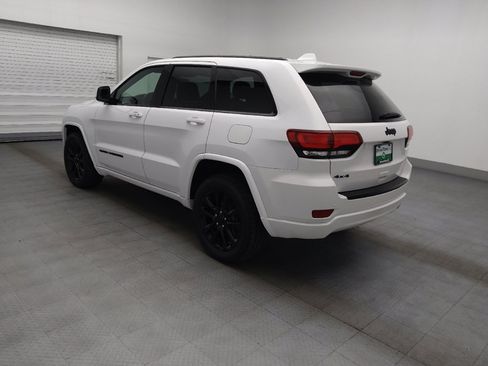 Used 2018 Jeep Grand Cherokee Altitude AWD/4WD image 3