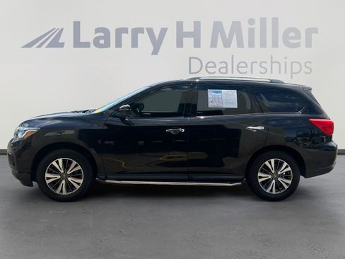 Used 2017 Nissan Pathfinder SV w/ Trailer Tow Package AWD/4WD image 3