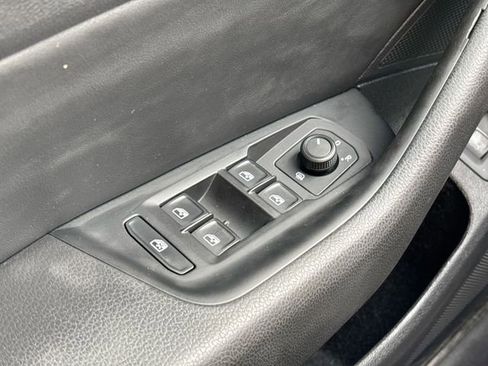 Used 2020 Volkswagen Arteon SE image 33