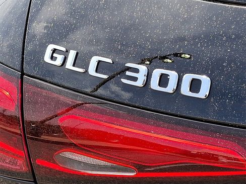 Used 2024 Mercedes-Benz GLC 300 4MATIC image 29