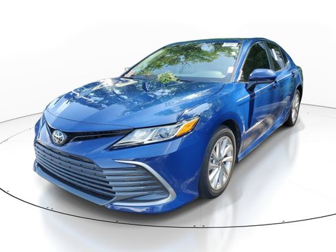 Used 2024 Toyota Camry LE FWD image 3