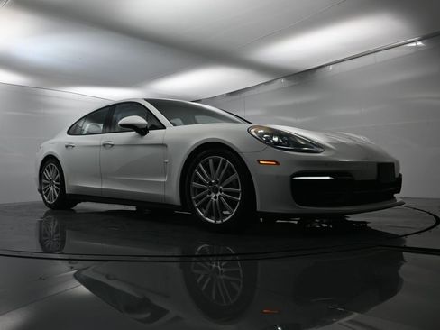 Used 2022 Porsche Panamera image 53