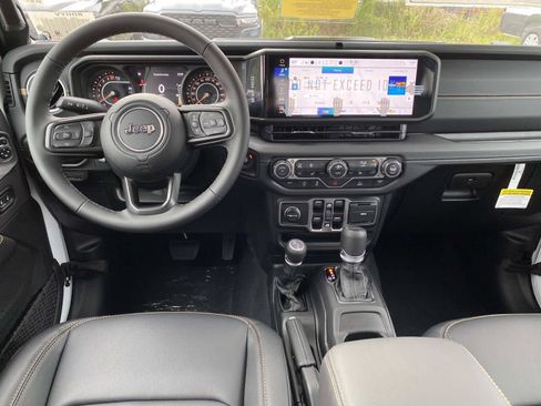 New 2026 Jeep Gladiator Sport AWD/4WD image 10