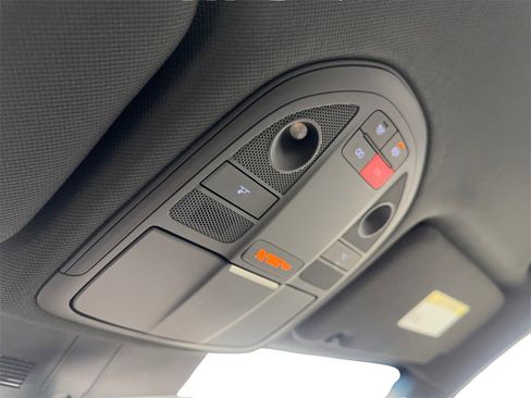 Used 2025 Genesis G70 2.5T image 76