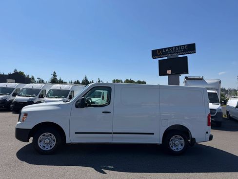 Used 2016 Nissan NV 1500 SV RWD image 4