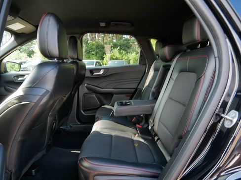 Certified 2023 Ford Escape ST-Line Select AWD/4WD image 11