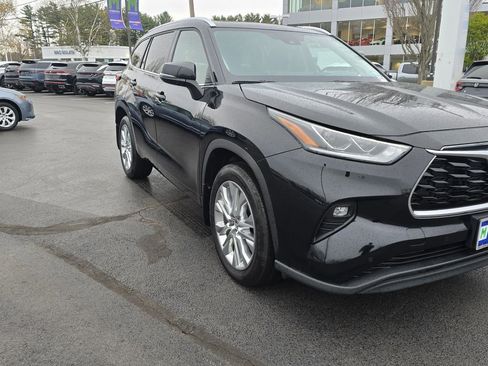 Used 2023 Toyota Highlander Limited AWD/4WD image 11