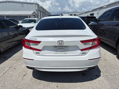 Used 2020 Honda Accord Touring image 6