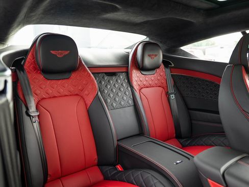 Used 2022 Bentley Continental GT image 40