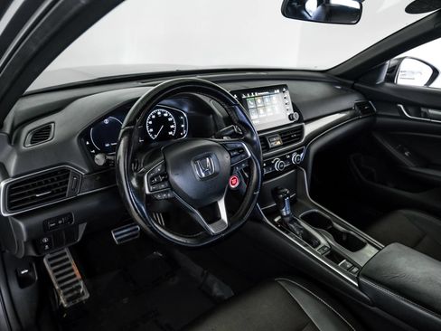 Used 2018 Honda Accord Sport image 2