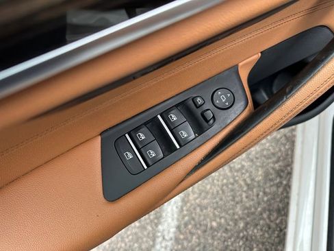 Used 2022 BMW 530i w/ Convenience Package image 19