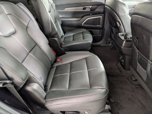 Used 2024 Kia Telluride EX w/ EX Captain's Chair Package FWD image 27