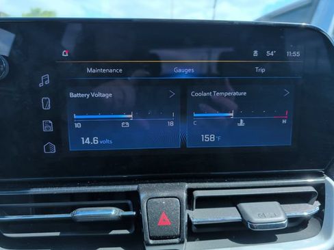 Used 2025 Chevrolet TrailBlazer LT AWD/4WD image 16