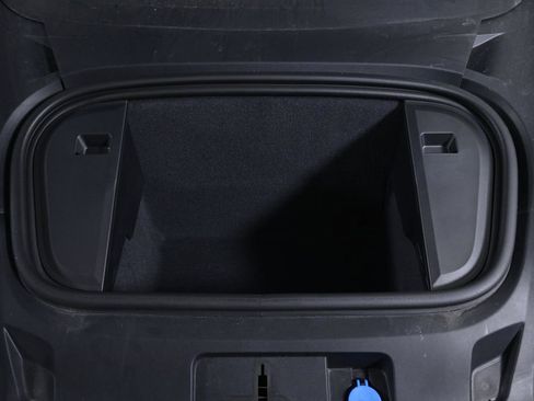 New 2025 Porsche Taycan 4 Cross Turismo image 27