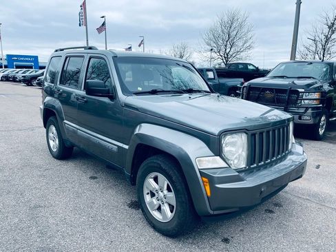 Used 2012 Jeep Liberty Sport w/ Popular Equipment Group AWD/4WD image 9